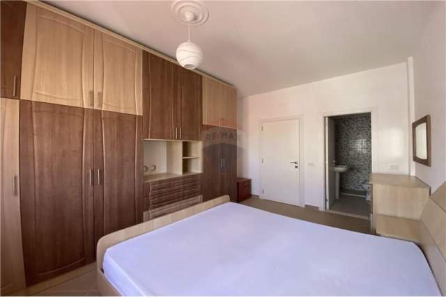 Tirane, jepet me qera 450 Euro