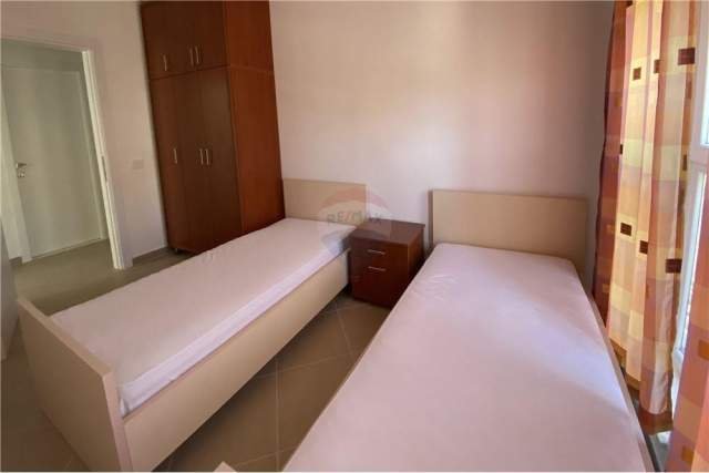 Tirane, jepet me qera 450 Euro