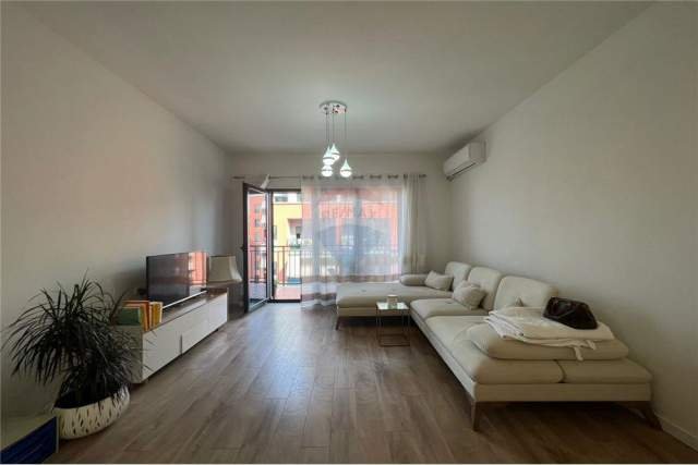 Tirane, jepet me qera apartament 2+1 Kati 2, 70 m² 500 Euro (Fusha e Aviacionit)