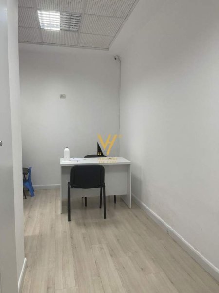 Tirane, shitet ambjent biznesi Kati 0, 32 m² 95.000 Euro (SELVIA)