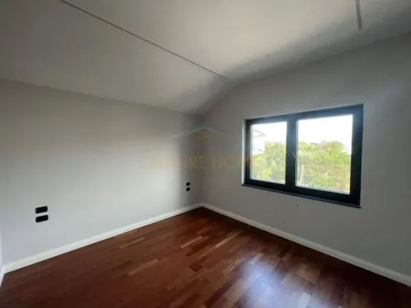 Tirane, jepet me qera Vile 3.000 Euro