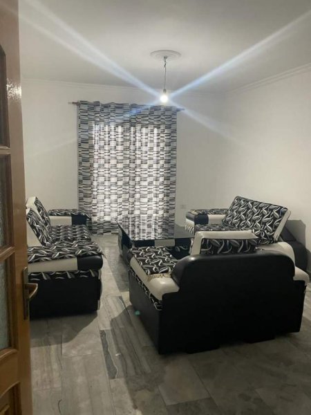 Shitet / jepet me qera apartament 3+1 me dy ballkone, banjo me dritare nga jashte, 120 m2, Rr. e Durresit