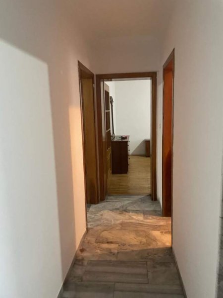Shitet / jepet me qera apartament 3+1 me dy ballkone, banjo me dritare nga jashte, 120 m2, Rr. e Durresit