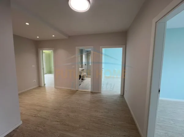 Tirane, jepet me qera apartament 3+1+3 Ballkone Kati 4, 105 m² 1000 € (QENDER, 9-KATESHET)