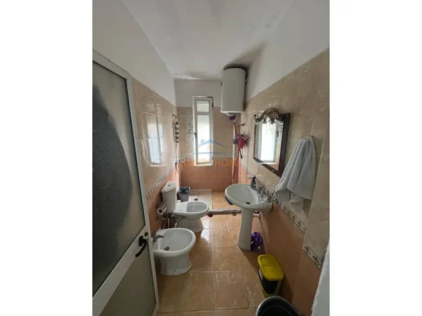 Tirane, shitet apartament 2+1+Ballkon Kati 2, 87 m² 160.000 € (Kodra e Diellit)