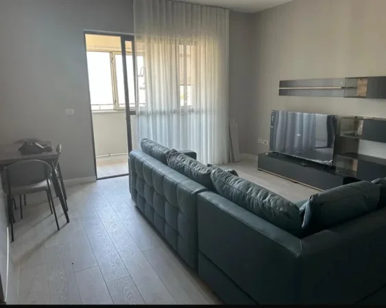 Tirane, jepet me qera apartament 2+1+Aneks+Ballkon Kati 7, 80 m² 650 € (brryli , ministria e jashtme)