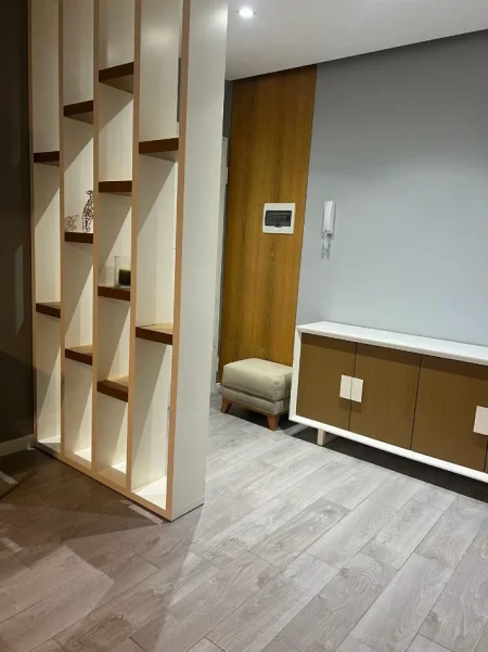 🏠 Jepet me Qira Apartament 2+1 tek Ish Fusha e Aviacionit,  620 Euro