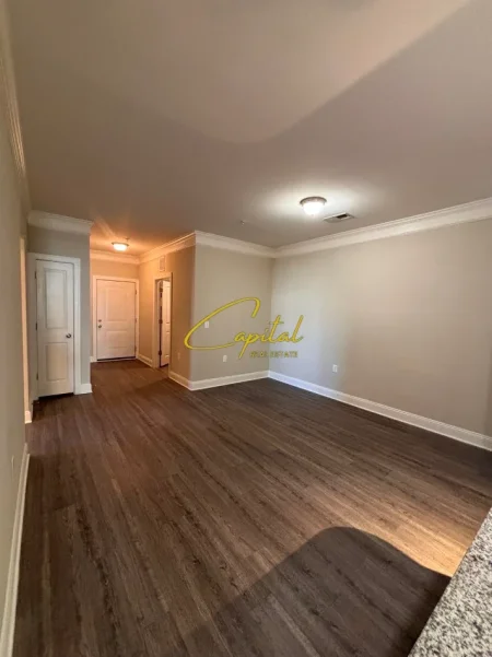 Tirane, jepet me qera zyre Kati 2, 55 m² 700 € (QENDER)