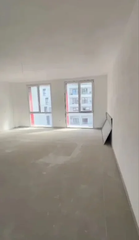 Tirane, jepet me qera apartament 3+1+Ballkon Kati 5, 148 m² 900 € (FARMACIA 10)