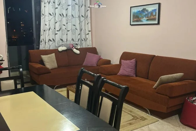 Tirane, jepet me qera apartament 1+1+Ballkon Kati 4, 70 m² 470 € (foto xhavella)