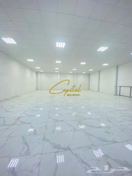 Tirane, jepet me qera dyqan Kati 0, 125 m² 3.000 € (QENDER)