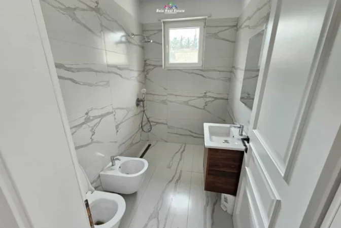 Tirane, jepet me qera Vile 3 Katshe Kati 3, 400 m² 2.500 € (teg)