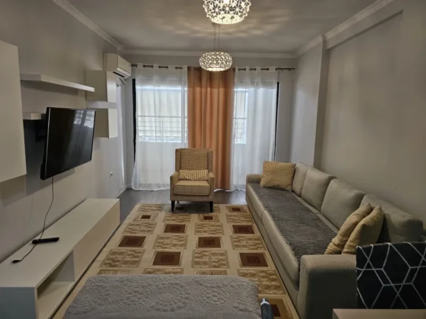 Tirane, jepet me qera apartament 2+1 Kati 8, 105 m² 530 € (astir)