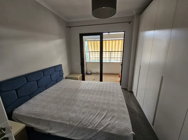 Tirane, jepet me qera apartament 2+1 Kati 8, 105 m² 530 € (astir)
