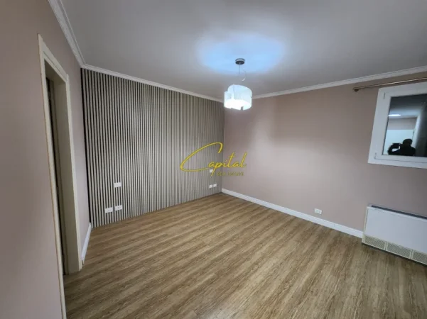 Tirane, jepet me qera Vile 1+1 Kati 3, 250 m² 2.000 € (REZIDENCA LONG HILL)