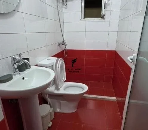 Tirane, jepet me qera apartament 1+1 Kati 2, 70 m² 450 € (RRUGA E ELBASANIT)