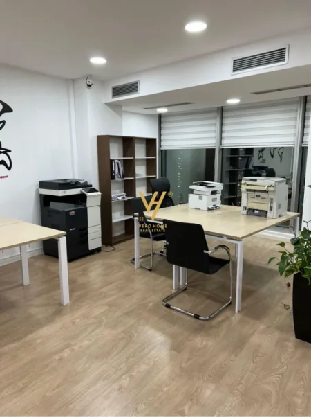 Tirane, jepet me qera zyre Kati 12, 139 m² 3.800 € (RRUGA E ELBASANIT)