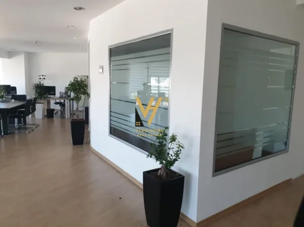 Tirane, jepet me qera zyre Kati 12, 139 m² 3.800 € (RRUGA E ELBASANIT)