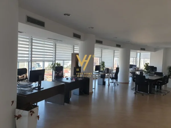 Tirane, jepet me qera zyre Kati 12, 139 m² 3.800 € (RRUGA E ELBASANIT)