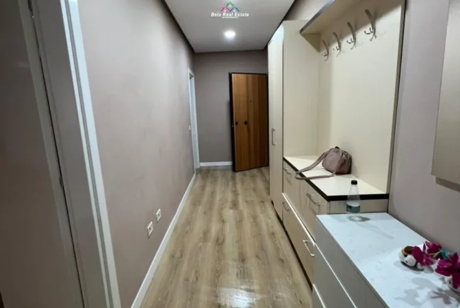 Tirane, jepet me qera apartament 1+1 Kati 2, 73 m² 730 € (Rruga him Kolli)