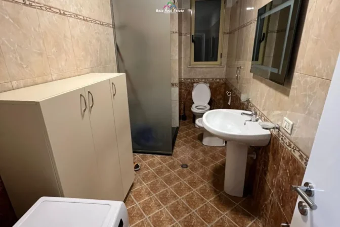 Tirane, jepet me qera apartament 1+1 Kati 2, 73 m² 730 € (Rruga him Kolli)