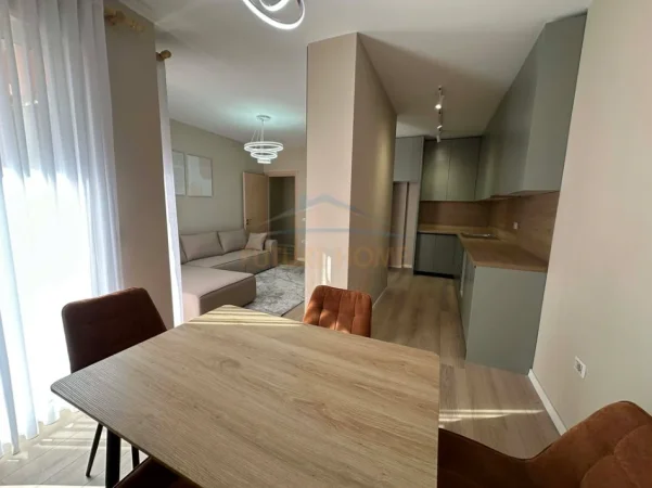 Tirane, jepet me qera apartament 2+1+Ballkon Kati 3, 101 m² 650 € (PALLATI OZONIT)  BLL66946