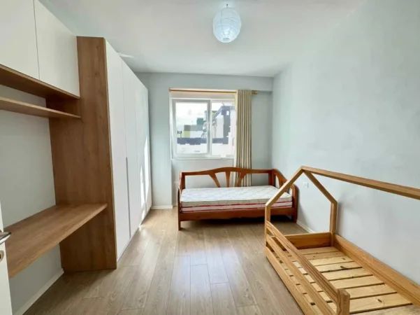 Tirane, shes apartament 2+1 Kati 4, 104 m² 278.000 € (Rruga Hamdi Sina)