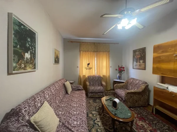 Tirane, jepet me qera apartament 2+1 Kati 4, 75 m² 500 € (ISH RESTORANT DURRESI)