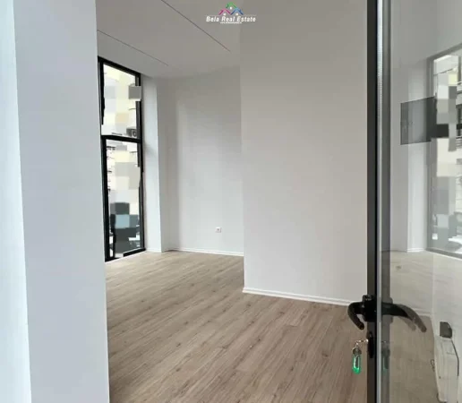 Tirane, jepet me qera dyqan Kati 0, 38 m² 850 € (mine peza)