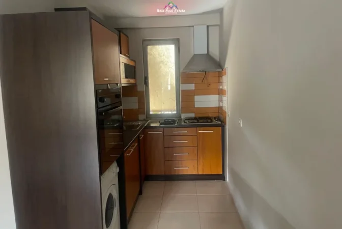 Tirane, jepet me qera apartament 1+1 Kati 2, 70 m² 430 € (Bulevardi Bajram Curri)