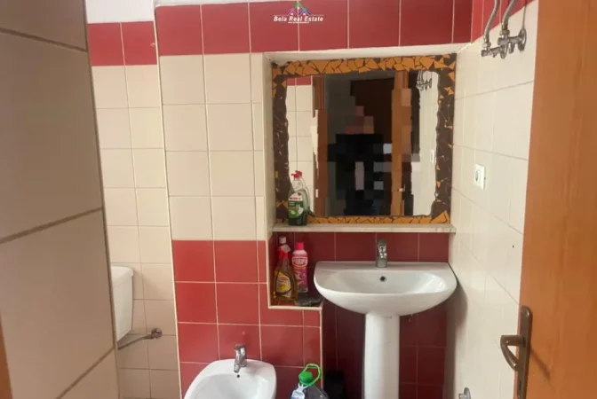 Tirane, jepet me qera apartament 1+1 Kati 2, 70 m² 430 € (Bulevardi Bajram Curri)