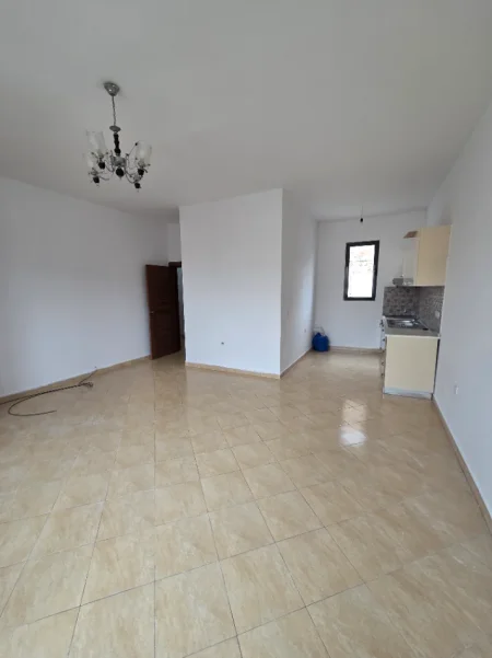 Tirane, jepet me qera apartament 2+1 Kati 6, 75 m² 500 € (Grigor Heba)