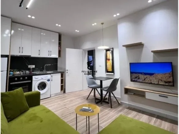 Tirane, jepet me qera apartament 1+1 Kati 5, 70 m² 600 € (KOMUNA E PARISIT)