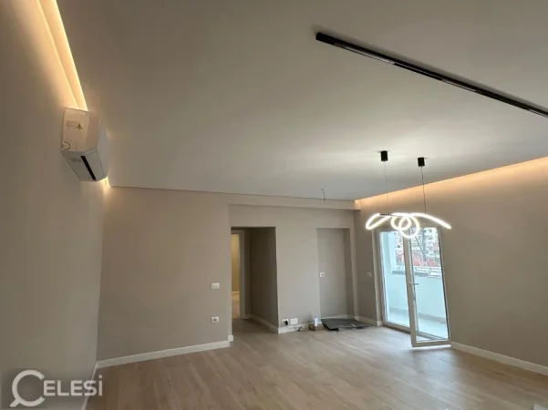 Tirane, jepet me qera apartament 3+1+Ballkon Kati 4, 105 m² 850 € (DON BOSKO)