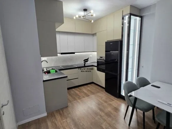 Tirane, jepet me qera apartament 1+1 Kati 6, 82 m² 650 € (ZOGU I ZI)