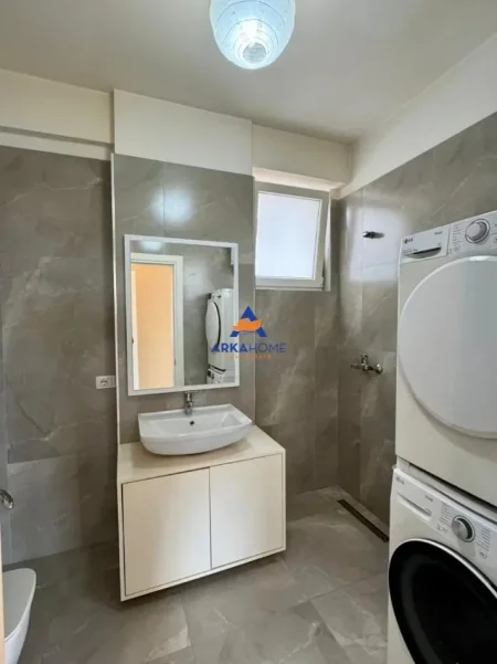 Tirane, shitet apartament 2+1+Ballkon Kati 4, 104 m² 278.000 € 