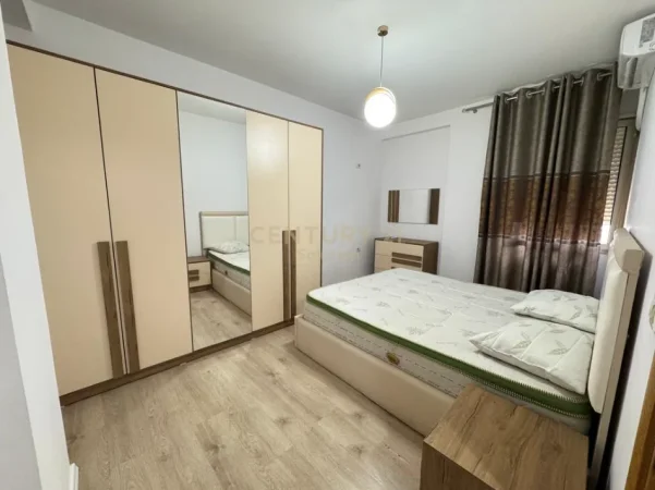 Tirane, jepet me qera apartament 2+1 Kati 5, 100 m² 500 € (astiri)