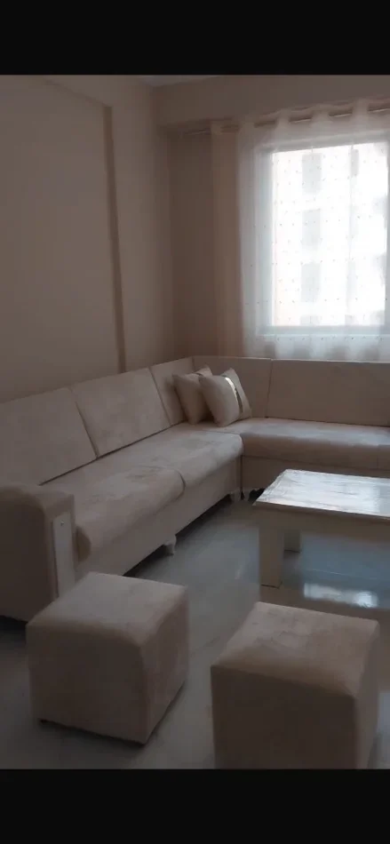 Tirane, jepet me qera 2+1+Ballkon , 105 m² 600 € 
