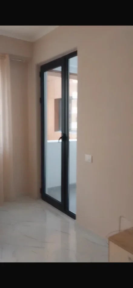 Tirane, jepet me qera 2+1+Ballkon , 105 m² 600 € 