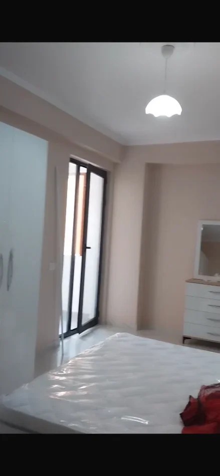 Tirane, jepet me qera 2+1+Ballkon , 105 m² 600 € 