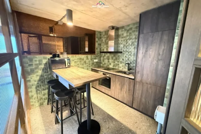 Tirane, jepet me qera apartament 1+1 Kati 9, 1.000 m² 1.000 € (Rruga e Kavajes)