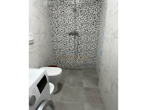 Tirane, jepet me qera apartament 1+1+Ballkon Kati 2, 73 m² 600 € (Fiori Di Bosco)