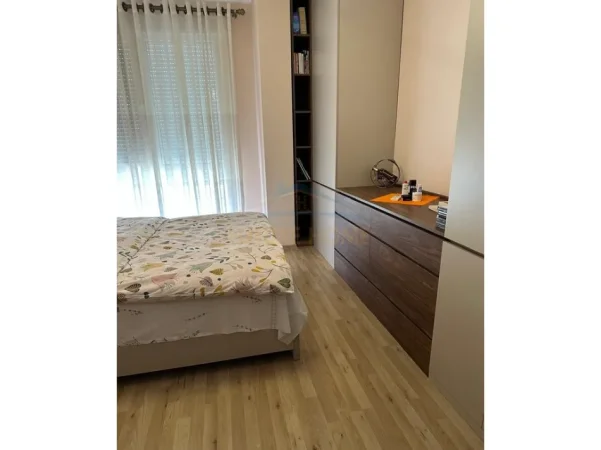 Tirane, jepet me qera apartament 1+1+Ballkon Kati 2, 73 m² 600 € (Fiori Di Bosco)
