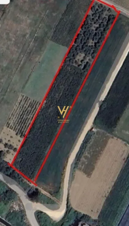 Tirane, shitet toke , 2.700 m² 81.000 € (NDROQ)