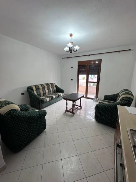 Tirane, jepet me qera Vile 2+1 Kati 2, 100 m², Çmimi 40.000 Lekë të Reja,(Pas Spitalit Ushtarak, Laprakë, Tiranë)