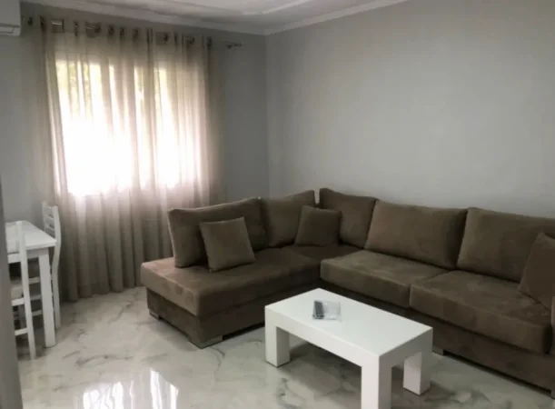 Tirane, jepet me qera apartament 1+1+Ballkon Kati 2, 65 m² 450 €