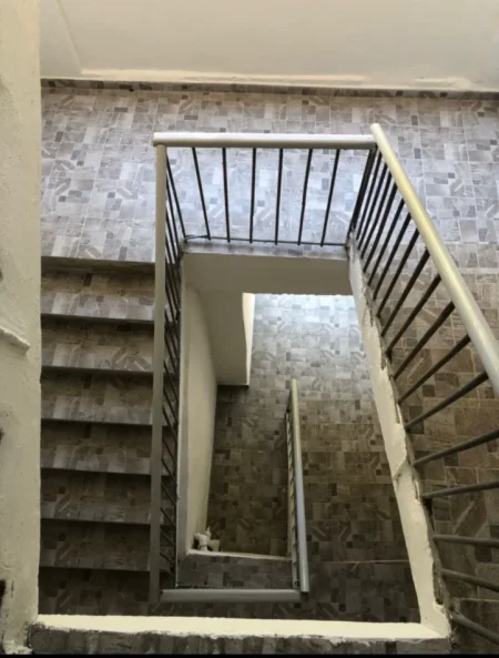 Tirane, jepet me qera apartament 1+1 Kati 2, 60 m² 450 € 