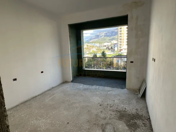 Tirane, shes apartament 2+1+Ballkon Kati 2, 113 m² 169.200 € (porcelan)