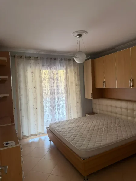 Tirane, jepet me qera apartament 1+1+Ballkon Kati 5, 64 m² 520 € (Rruga Haxhi Hysen Dalliu)