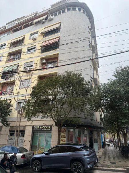 Tirane, jepet me qera apartament 1+1+Ballkon Kati 5, 64 m² 520 € (Rruga Haxhi Hysen Dalliu)